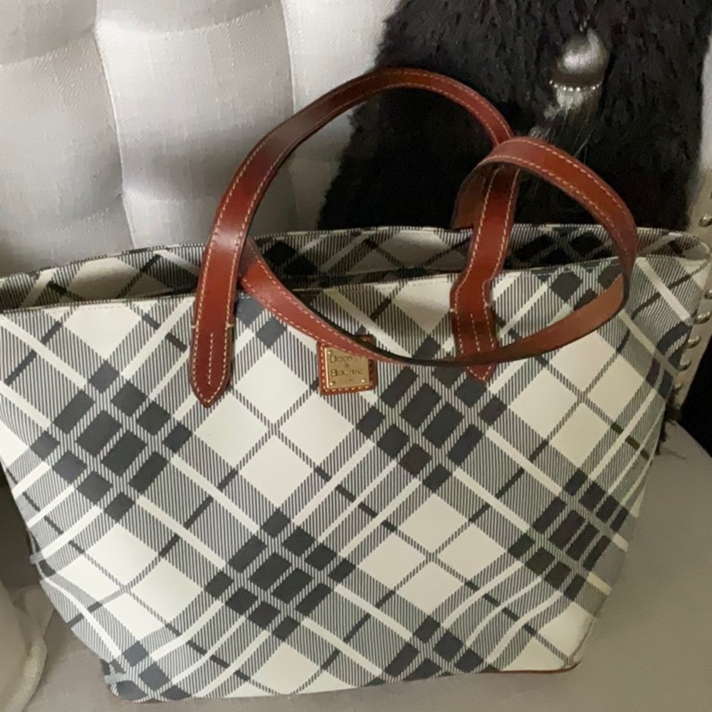 Dooney and Bourke tote bag